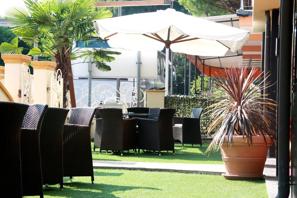 Hotel Monica Cervia Zewnętrze zdjęcie